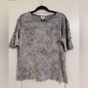 Mineral wash BiBi top with lace sleeve detail